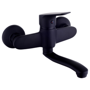 Bateria umywalkowa ścienna Sigma black Bateria umywalkowa ścienna w kolorze czarnym z ruchomą wylewką. Nowoczesne matowe wykończenie w eleganckim czarnym kolorze. Ruchoma wylewka pozwala na łatwe dostosowanie strumienia wody, zapewniając wygodę i funkcjonalność. Solidna konstrukcja idealna do stylowych, współczesnych łazienek.